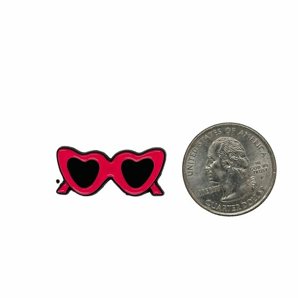 ❤️❤️Retro Pink Heart Sunglasses Enamel Pin Heart Shaped Glasses summer brooch - Picture 5 of 5